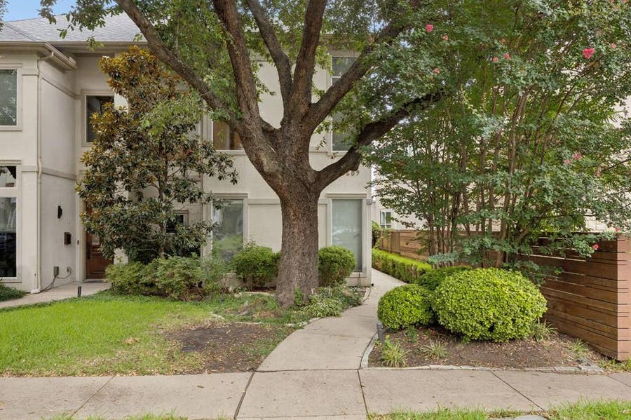 Property photo for 5609 La Foy Boulevard, Dallas, TX