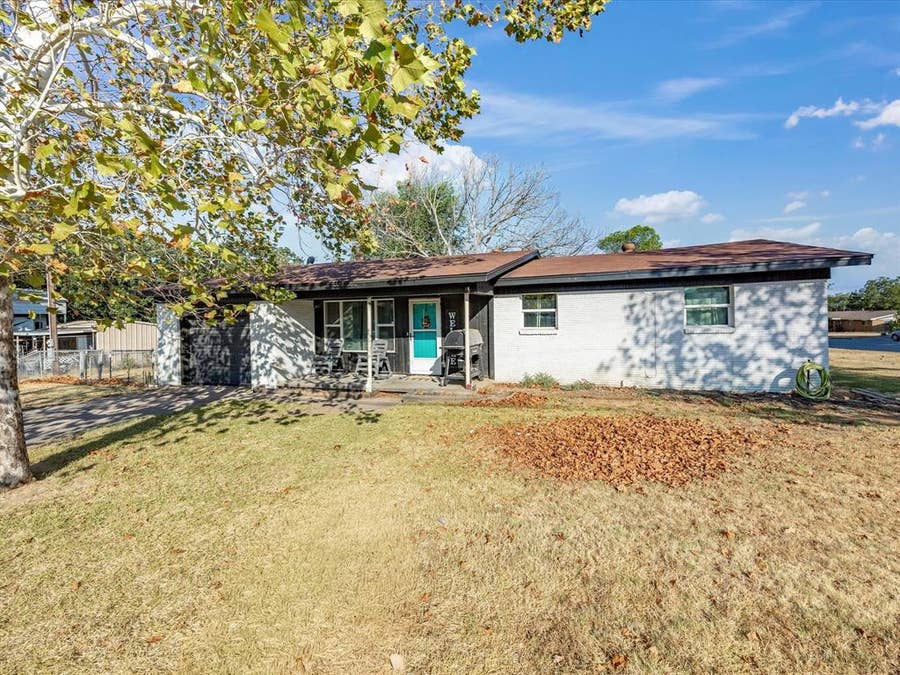 Property photo for 1306 Hulme Street, Bowie, TX