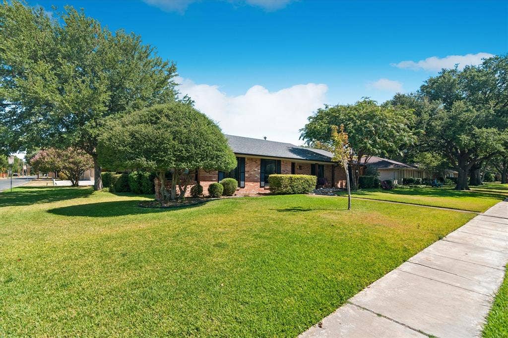 3207 Grantwood Drive, Dallas, TX 75229 3207 Grantwood Drive, Dallas, TX 75229