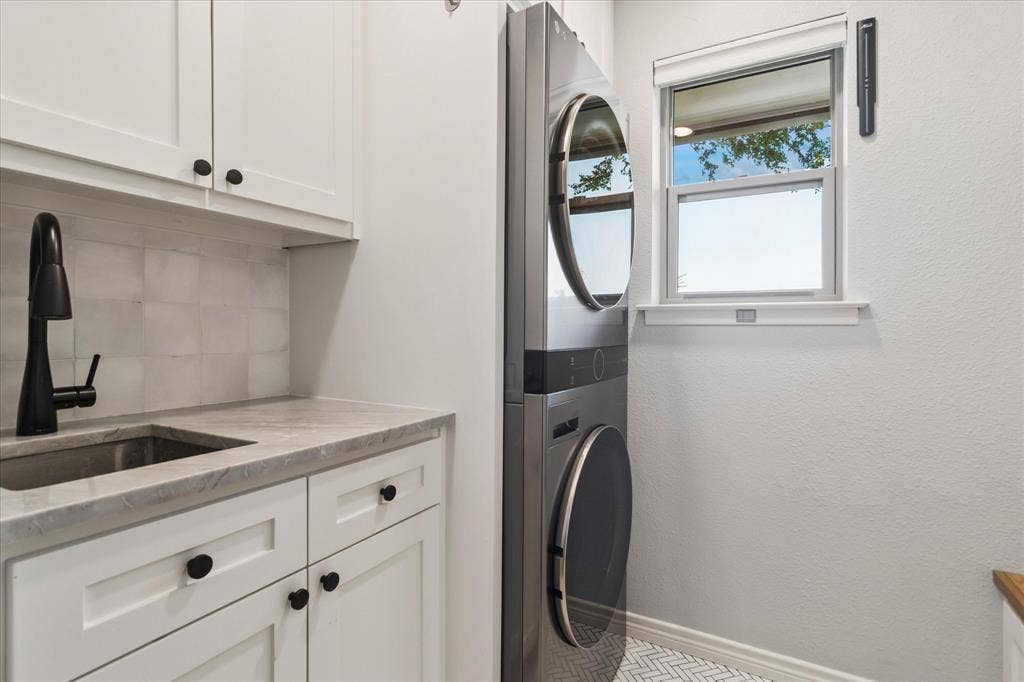 3207 Grantwood Drive, Dallas, TX 75229 3207 Grantwood Drive, Dallas, TX 75229