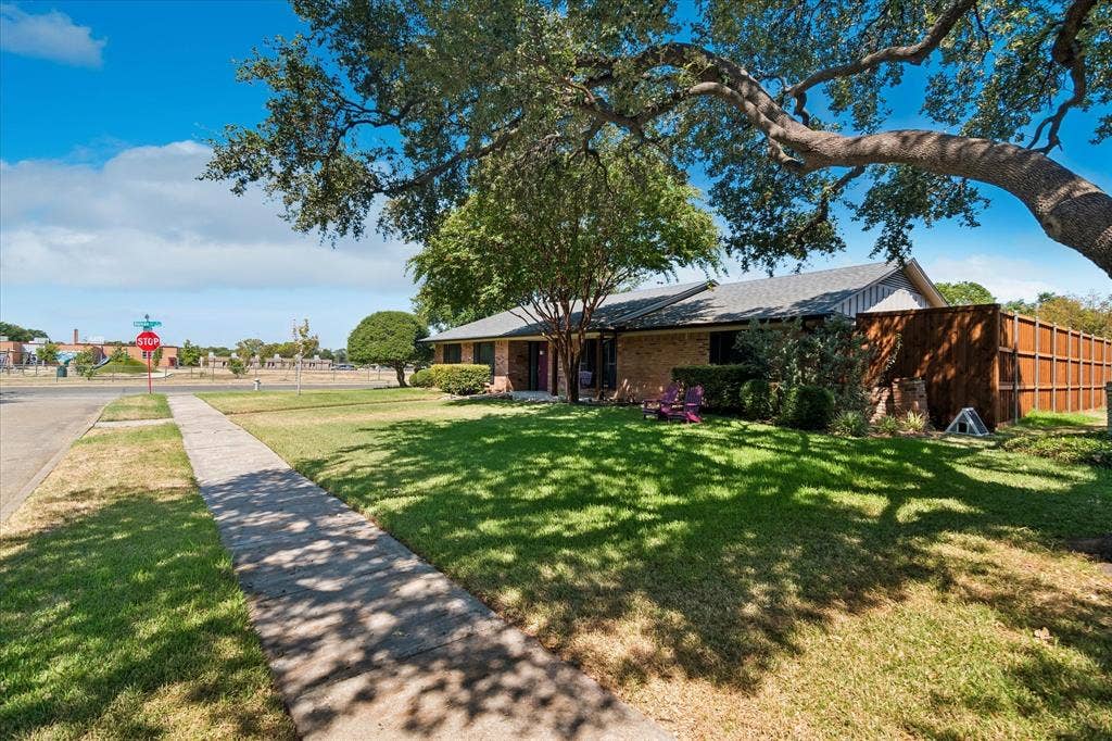 3207 Grantwood Drive, Dallas, TX 75229 3207 Grantwood Drive, Dallas, TX 75229