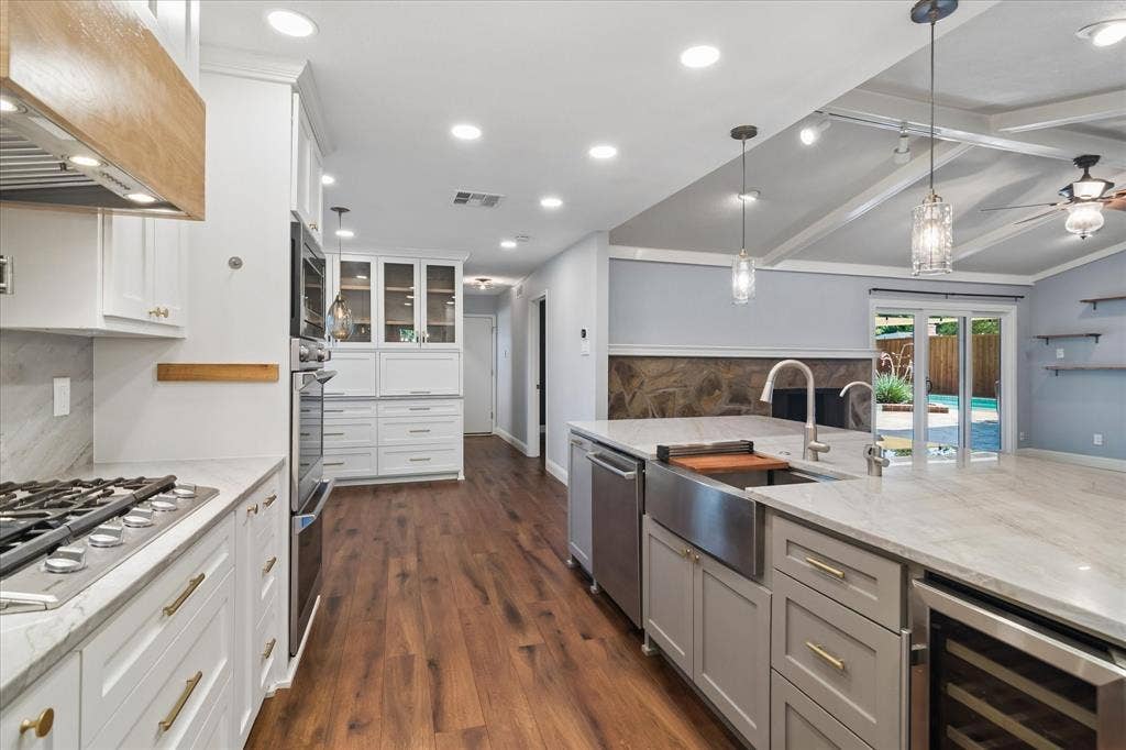3207 Grantwood Drive, Dallas, TX 75229 3207 Grantwood Drive, Dallas, TX 75229