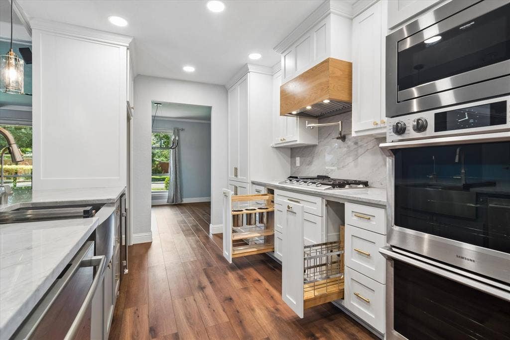 3207 Grantwood Drive, Dallas, TX 75229 3207 Grantwood Drive, Dallas, TX 75229