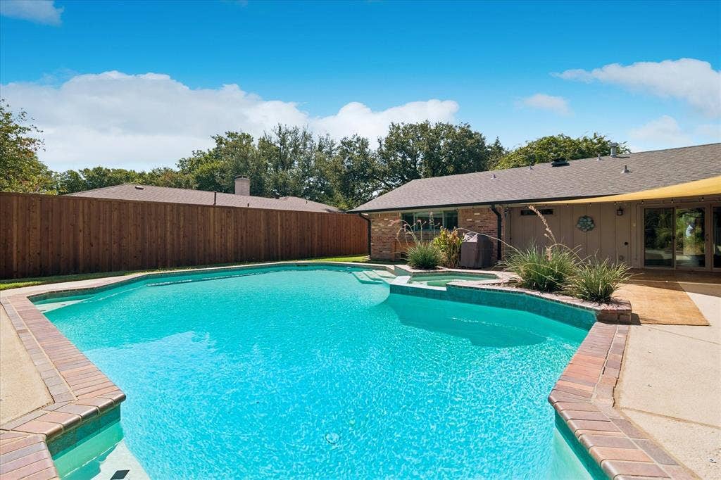 3207 Grantwood Drive, Dallas, TX 75229 3207 Grantwood Drive, Dallas, TX 75229