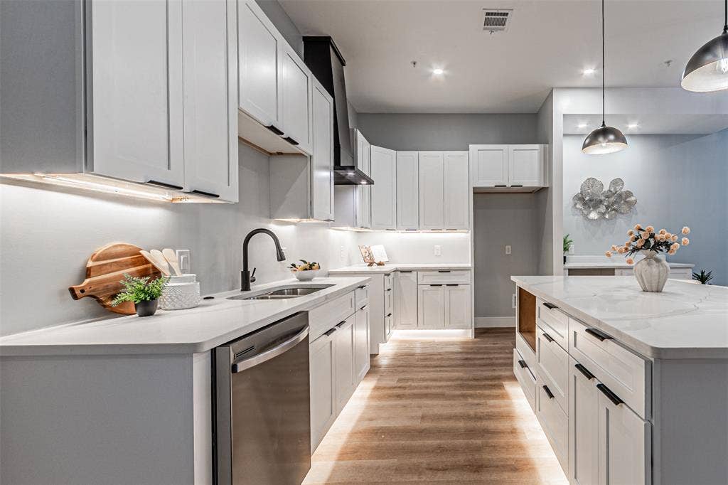 2376 Longhorn Street, #A,B,C,D, Dallas, TX 75228 GORGEOUS KITCHEN WITH QUARTZ COUNTER TOPS
