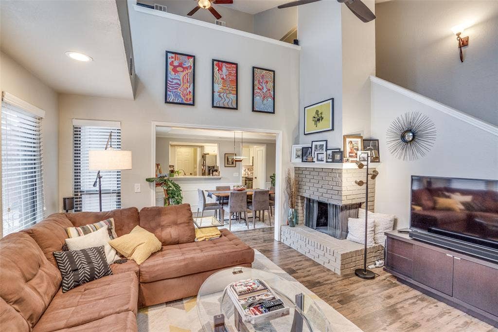 17072 Vinland Drive, Addison, TX 75001 17072 Vinland Drive, Addison, TX 75001