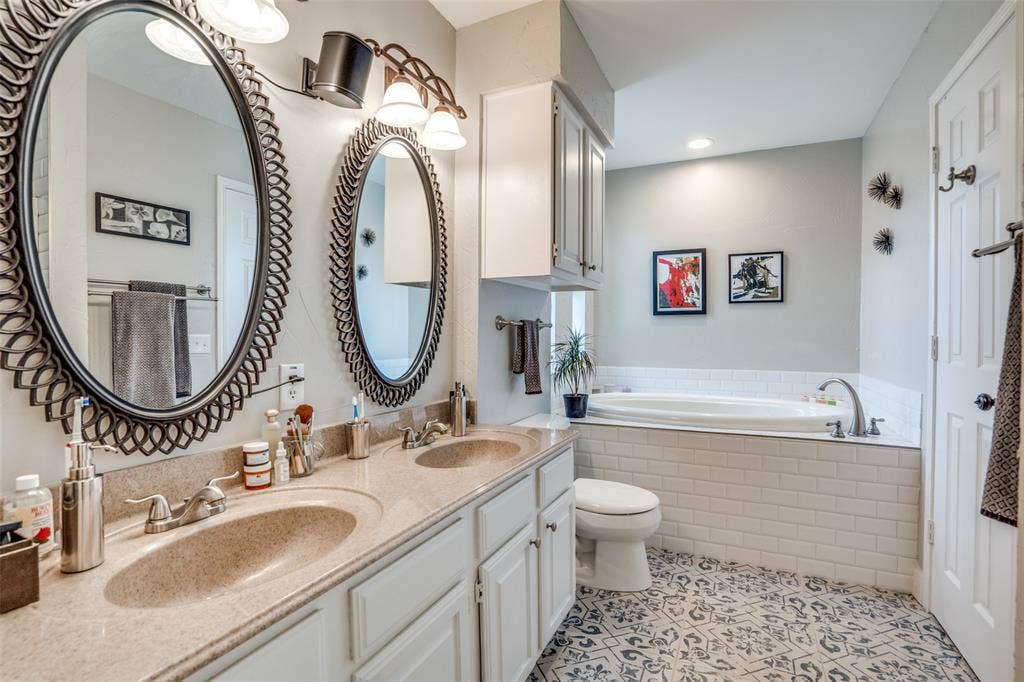 17072 Vinland Drive, Addison, TX 75001 17072 Vinland Drive, Addison, TX 75001