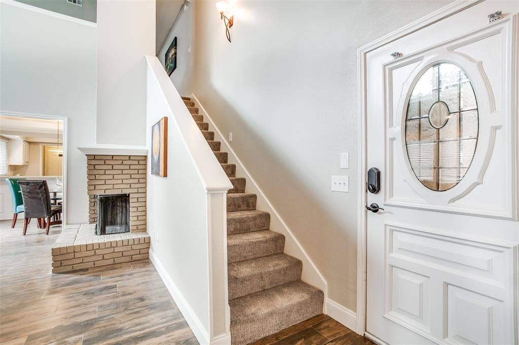 17072 Vinland Drive, Addison, TX 75001 17072 Vinland Drive, Addison, TX 75001