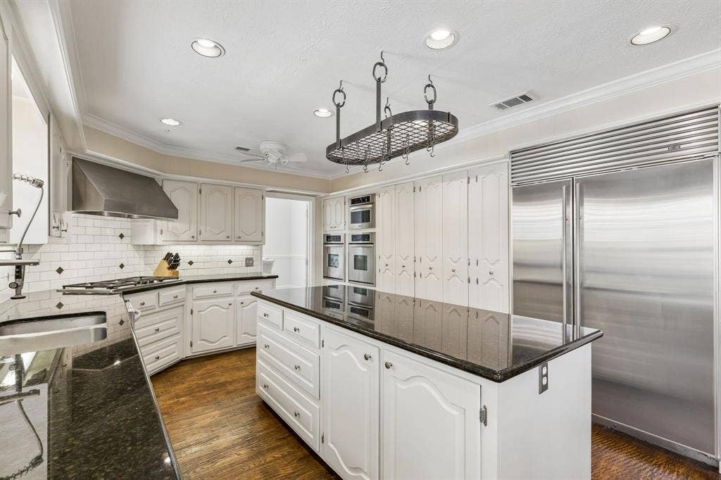 9639 Vista Oaks Drive, Dallas, TX 75243 9639 Vista Oaks Drive, Dallas, TX 75243