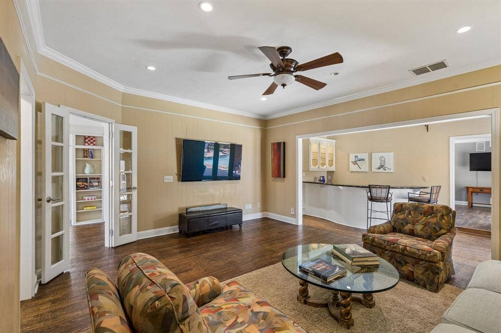 9639 Vista Oaks Drive, Dallas, TX 75243 9639 Vista Oaks Drive, Dallas, TX 75243