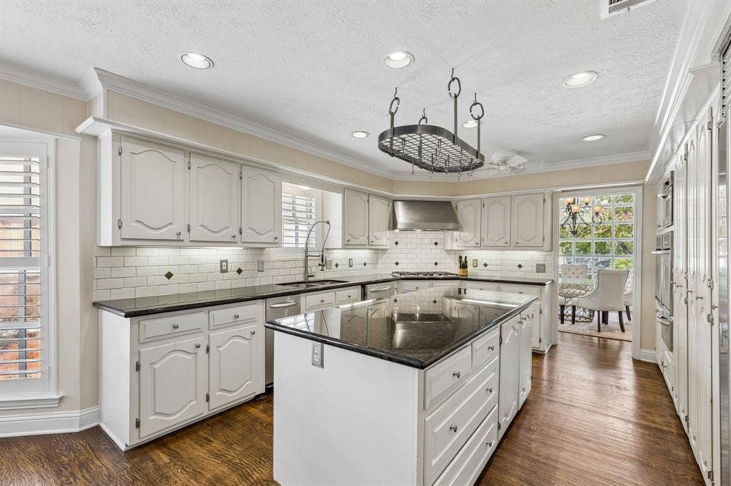 9639 Vista Oaks Drive, Dallas, TX 75243 9639 Vista Oaks Drive, Dallas, TX 75243