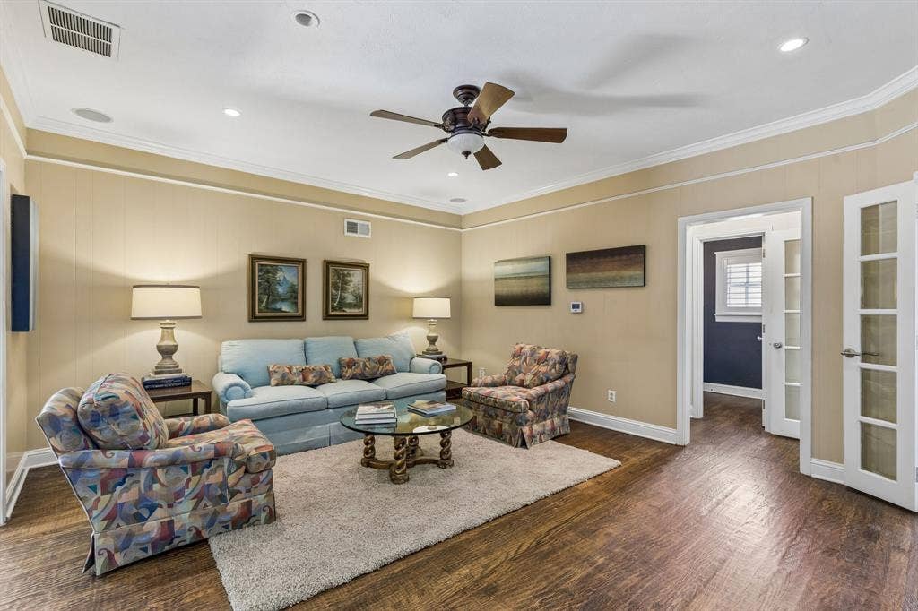 9639 Vista Oaks Drive, Dallas, TX 75243 9639 Vista Oaks Drive, Dallas, TX 75243