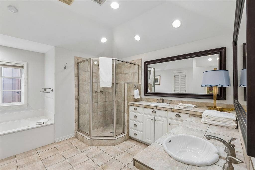 9639 Vista Oaks Drive, Dallas, TX 75243 9639 Vista Oaks Drive, Dallas, TX 75243