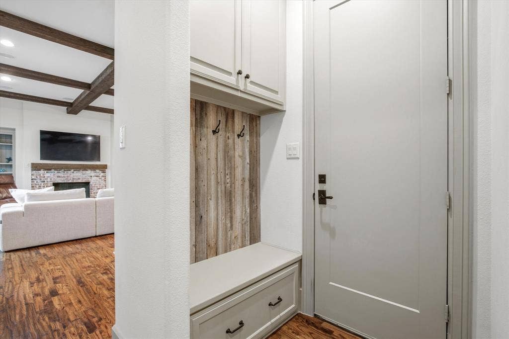 2627 Mount View Drive, Farmers Branch, TX 75234 2627 Mount View Drive, Farmers Branch, TX 75234