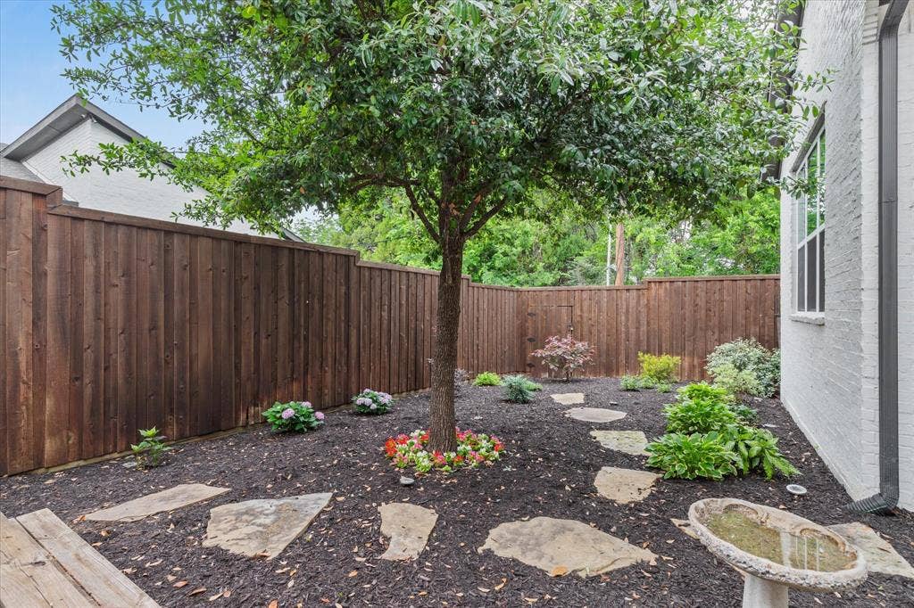 2627 Mount View Drive, Farmers Branch, TX 75234 2627 Mount View Drive, Farmers Branch, TX 75234