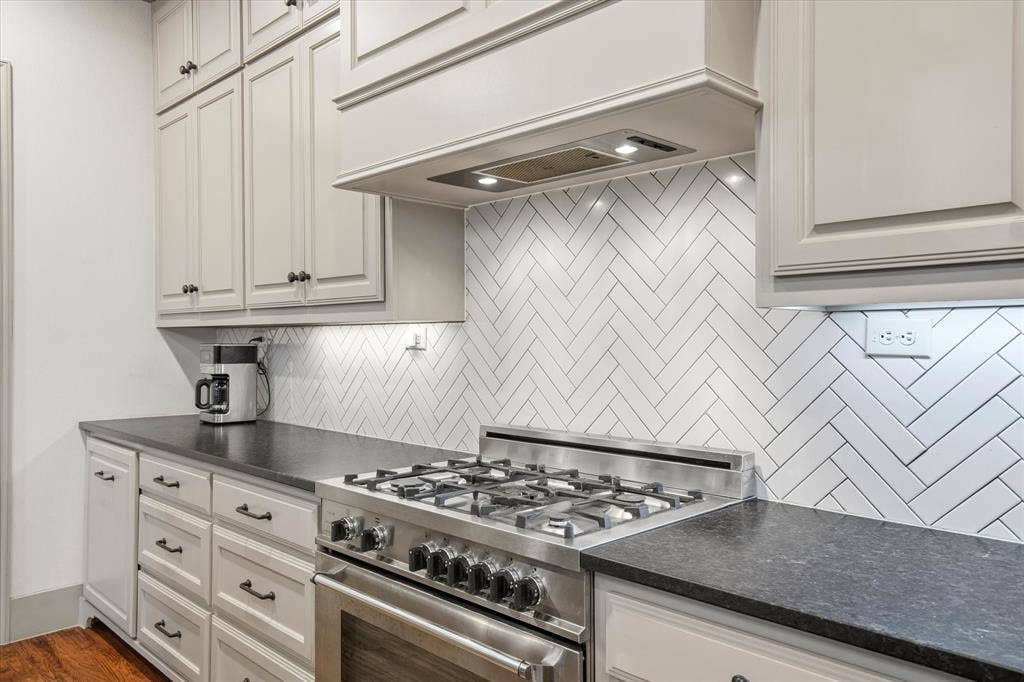 2627 Mount View Drive, Farmers Branch, TX 75234 2627 Mount View Drive, Farmers Branch, TX 75234
