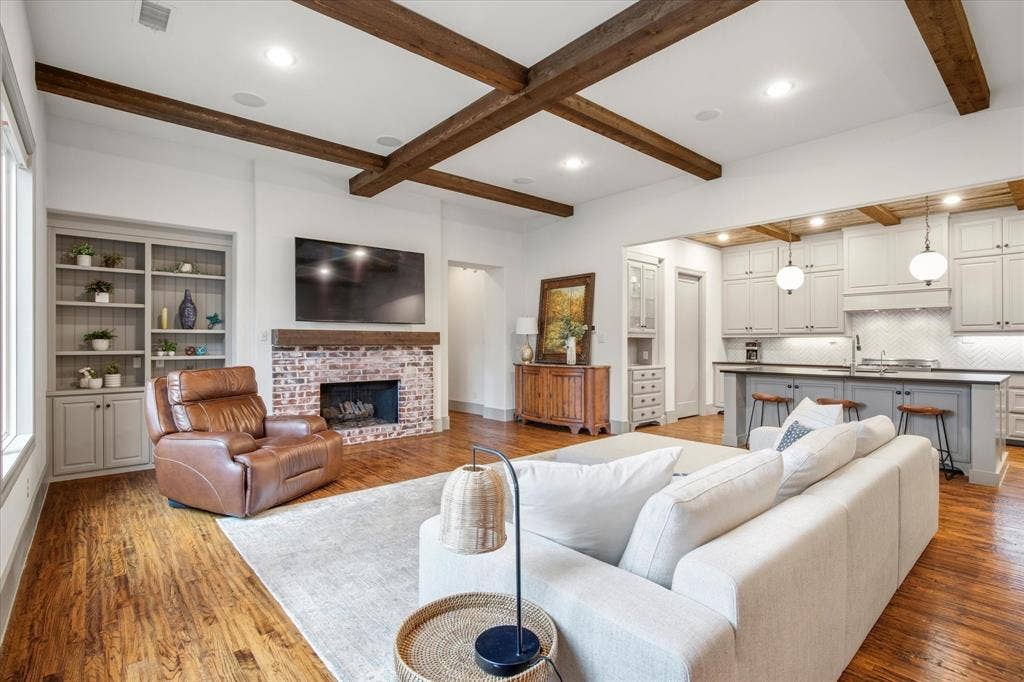2627 Mount View Drive, Farmers Branch, TX 75234 2627 Mount View Drive, Farmers Branch, TX 75234