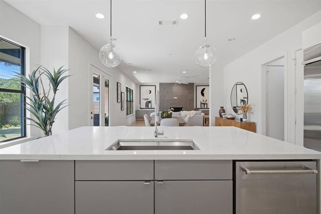 4634 Newmore Avenue, Dallas, TX 75209 4634 Newmore Avenue, Dallas, TX 75209