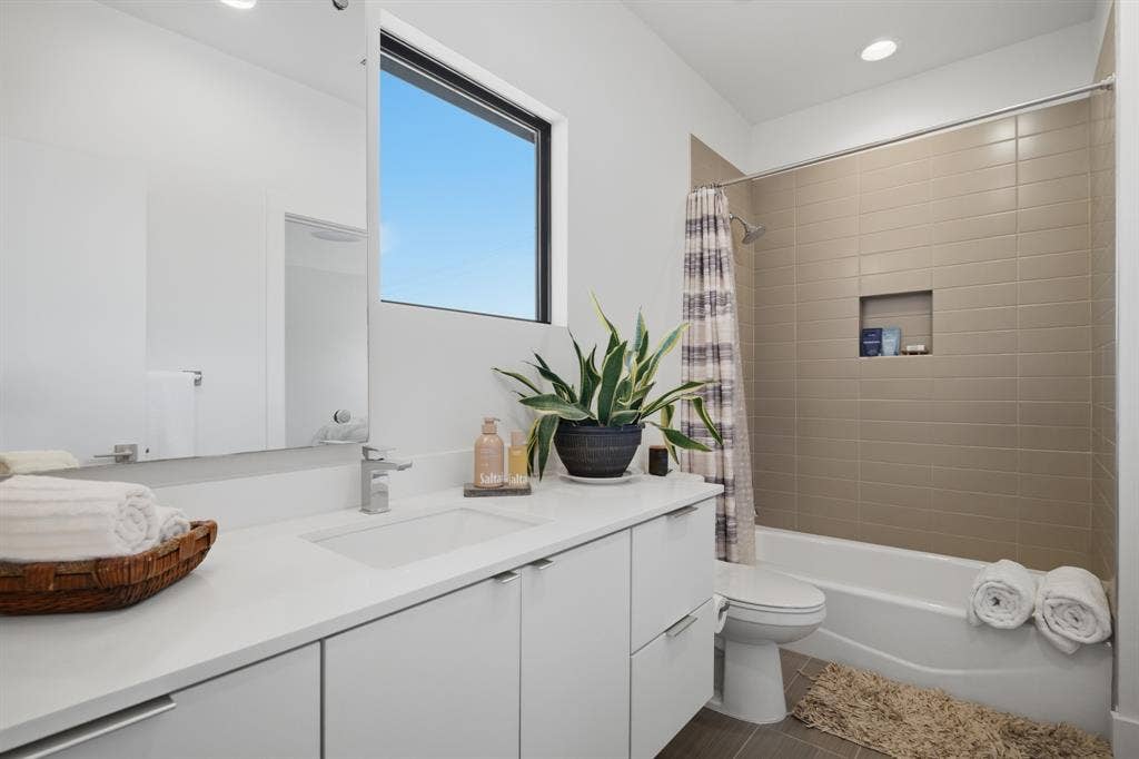 4634 Newmore Avenue, Dallas, TX 75209 4634 Newmore Avenue, Dallas, TX 75209
