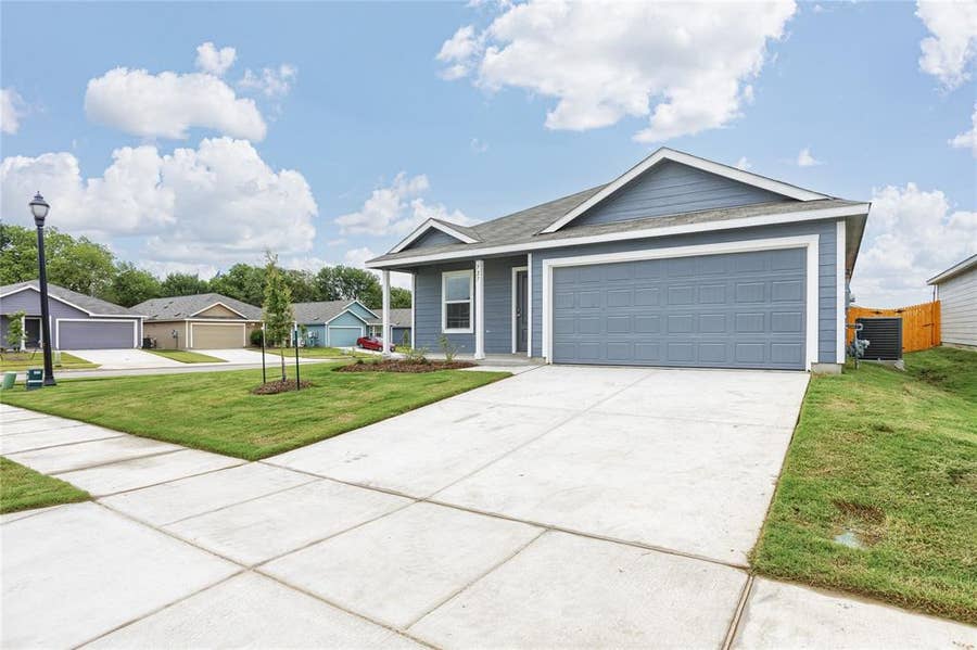 Property photo for 727 Ginkgo Way, Princeton, TX
