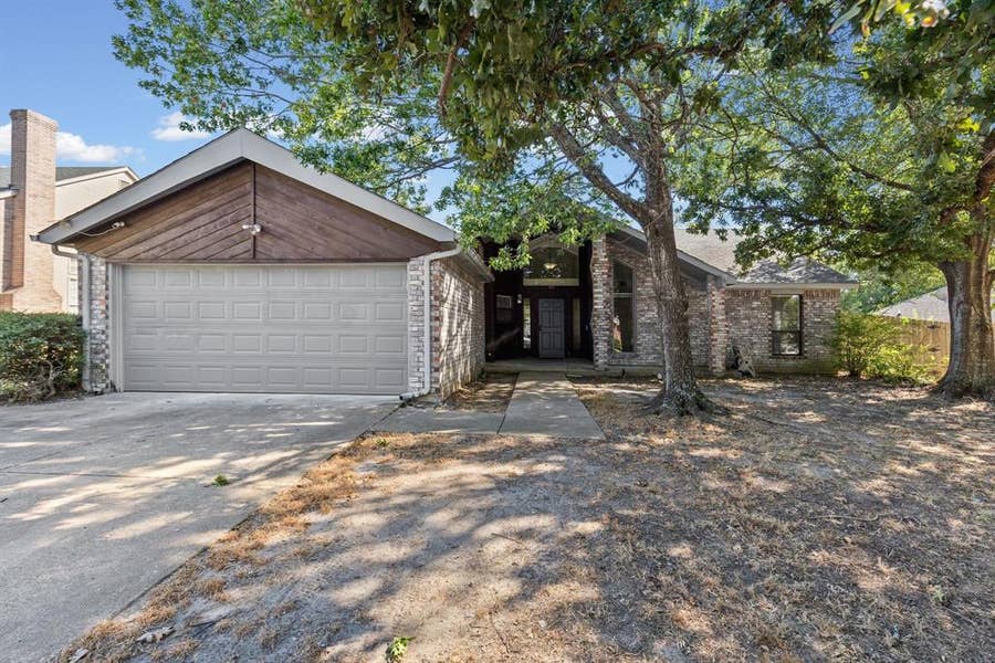 Property photo for 515 Highland Oaks Drive, Greenville, TX
