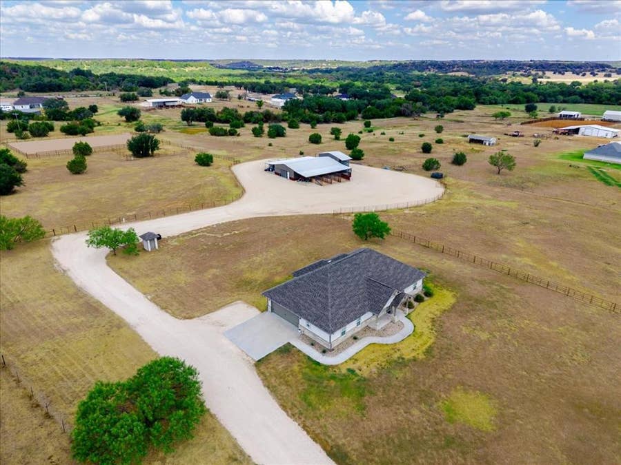 Property photo for 335 Remuda Trail, Stephenville, TX