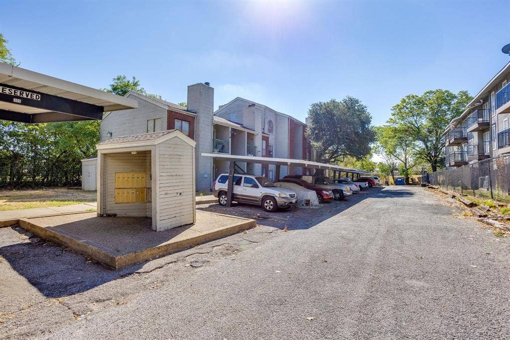 7126 Holly Hill Drive, Dallas, TX 75231