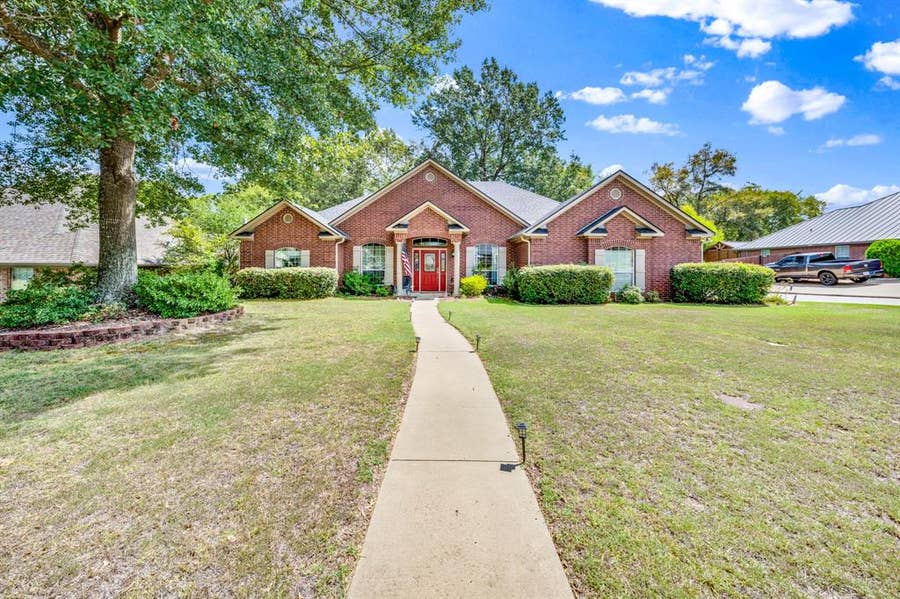 Property photo for 3808 Clarkway Place, Longview, TX