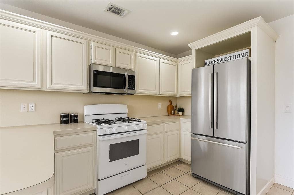 8309 Liberty Lane, Rowlett, TX 75089 Virtually staged.