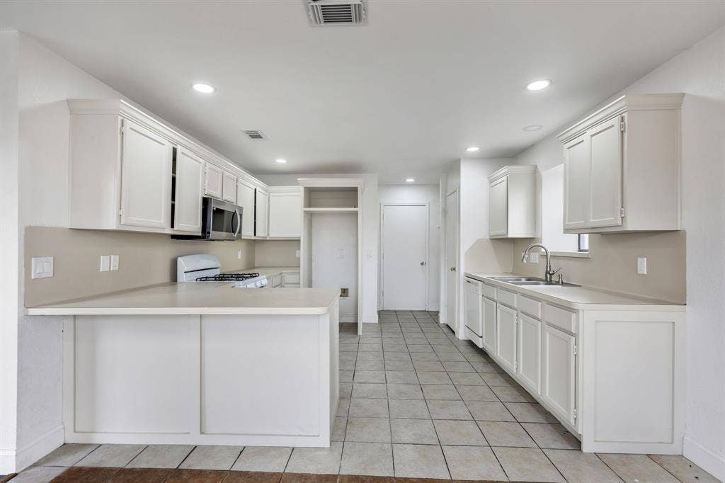 8309 Liberty Lane, Rowlett, TX 75089 8309 Liberty Lane, Rowlett, TX 75089