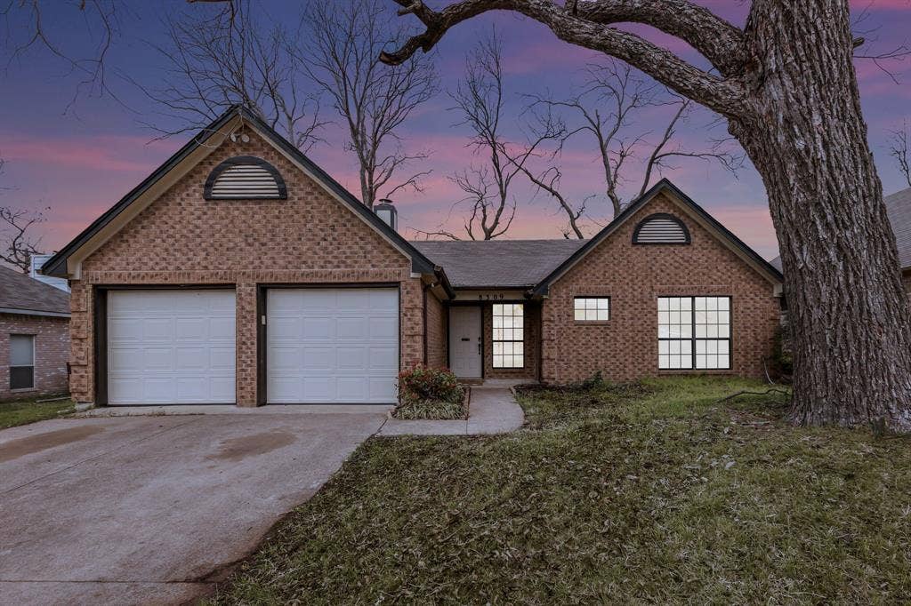 8309 Liberty Lane, Rowlett, TX 75089 8309 Liberty Lane, Rowlett, TX 75089