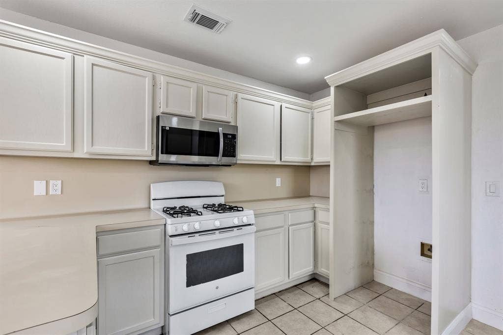 8309 Liberty Lane, Rowlett, TX 75089 8309 Liberty Lane, Rowlett, TX 75089