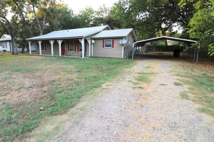 Property photo for 308 Honey Grove St, Roxton, TX