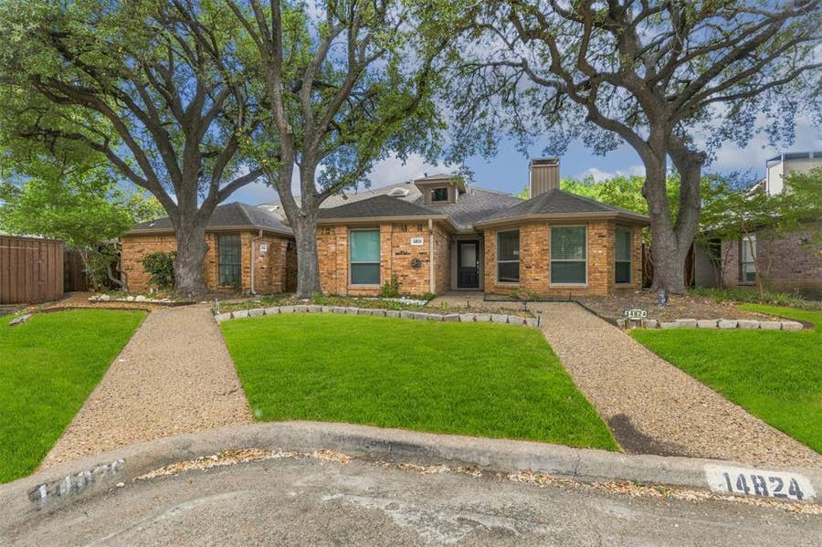 Property photo for 14824 Sopras Circle, Addison, TX