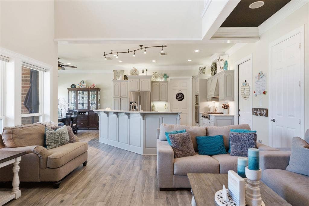 10936 Deer Creek Drive, Tyler, TX 75707 10936 Deer Creek Drive, Tyler, TX 75707