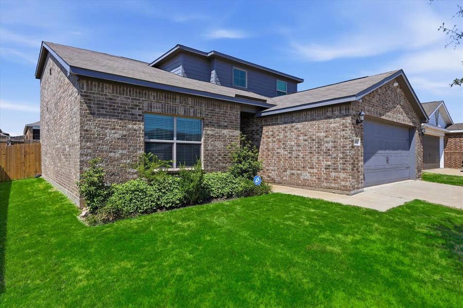 Property photo for 2031 Canterbury Drive, Seagoville, TX