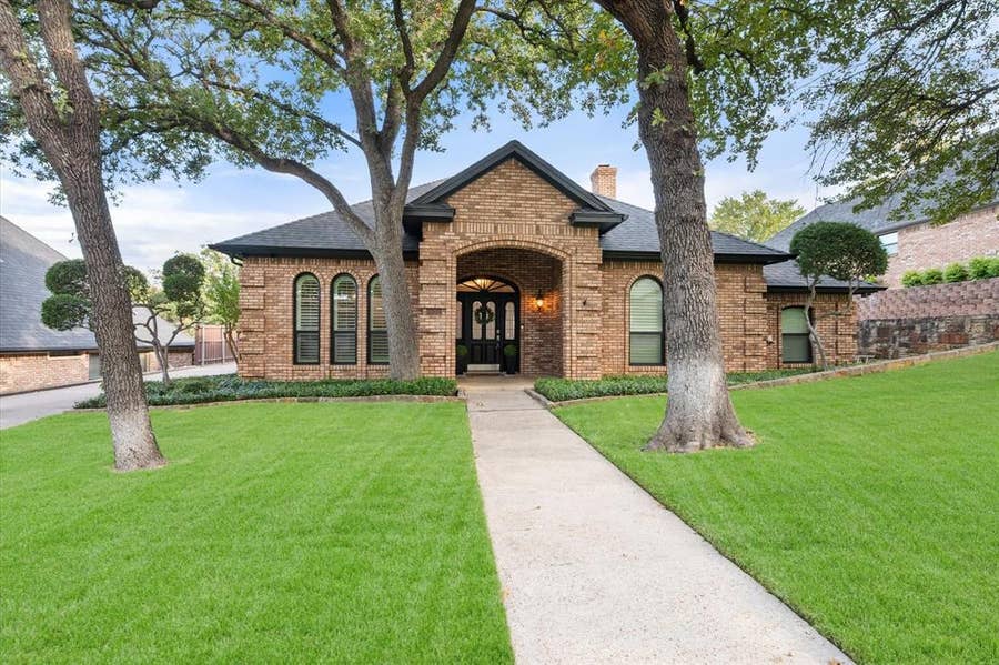Property photo for 4909 Rockford Court, Arlington, TX