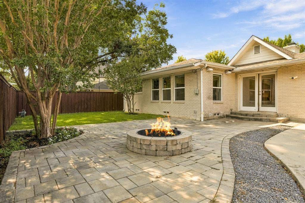 6828 Santa Maria Lane, Dallas, TX 75214 6828 Santa Maria Lane, Dallas, TX 75214