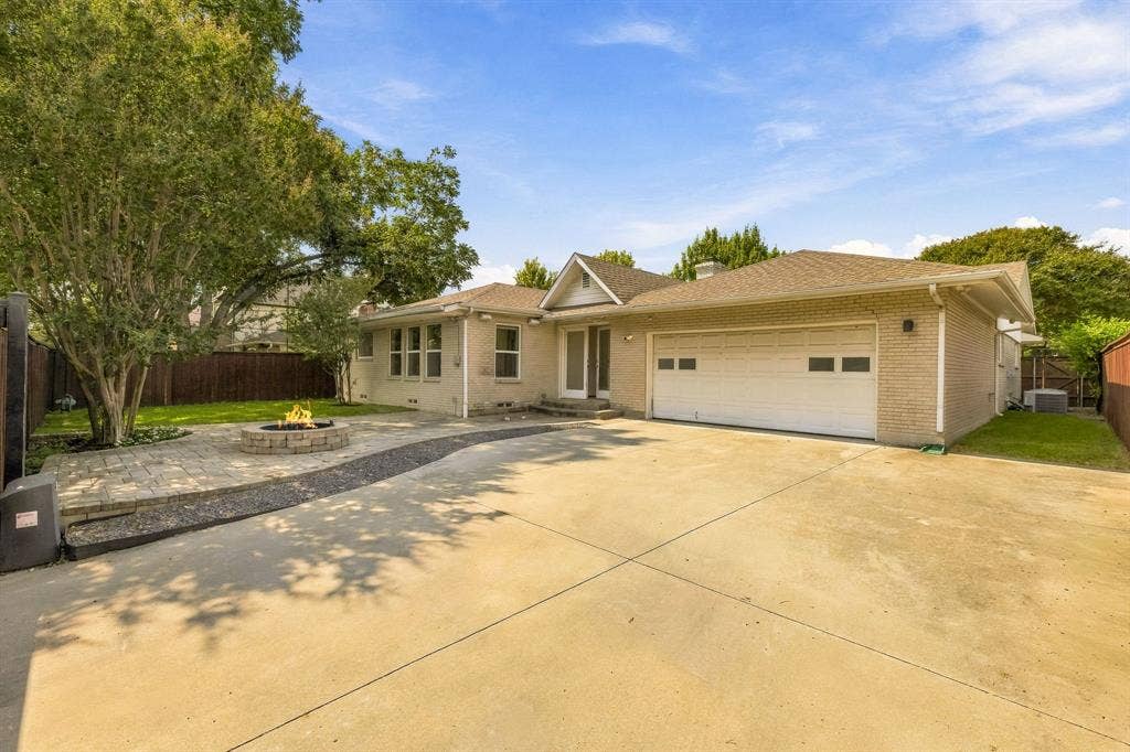 6828 Santa Maria Lane, Dallas, TX 75214 6828 Santa Maria Lane, Dallas, TX 75214