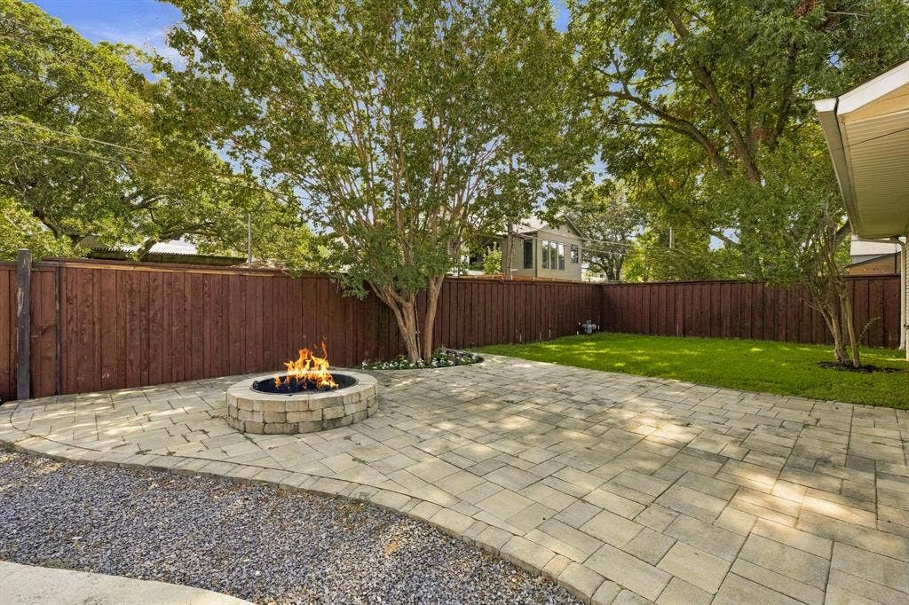 6828 Santa Maria Lane, Dallas, TX 75214 6828 Santa Maria Lane, Dallas, TX 75214