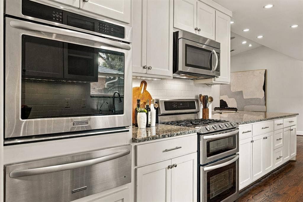 6828 Santa Maria Lane, Dallas, TX 75214 6828 Santa Maria Lane, Dallas, TX 75214