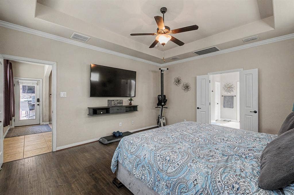 9939 Amberwoods Lane, Frisco, TX 75035 Master suite Downstairs (one of two!)