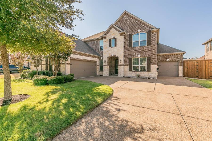 Property photo for 9939 Amberwoods Lane, Frisco, TX