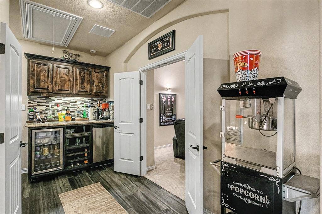 9939 Amberwoods Lane, Frisco, TX 75035 9939 Amberwoods Lane, Frisco, TX 75035