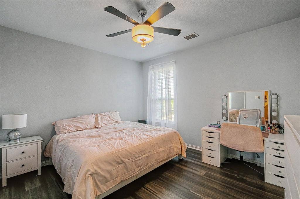 9939 Amberwoods Lane, Frisco, TX 75035 Upstairs bedroom 2