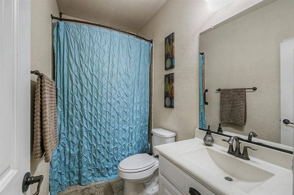 9939 Amberwoods Lane, Frisco, TX 75035 Secondary DOWNSTAIRS Master Suite