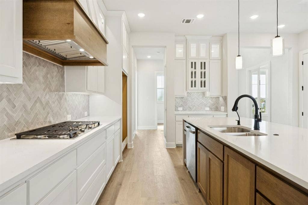 9156 Emory Oak Drive, Frisco, TX 75035 Representative