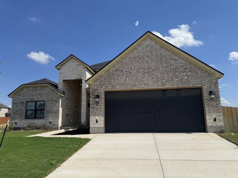 Property photo for 1336 Tahonta Drive, Hewitt, TX