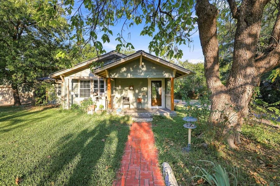 Property photo for 1706 Morse Street, Commerce, TX