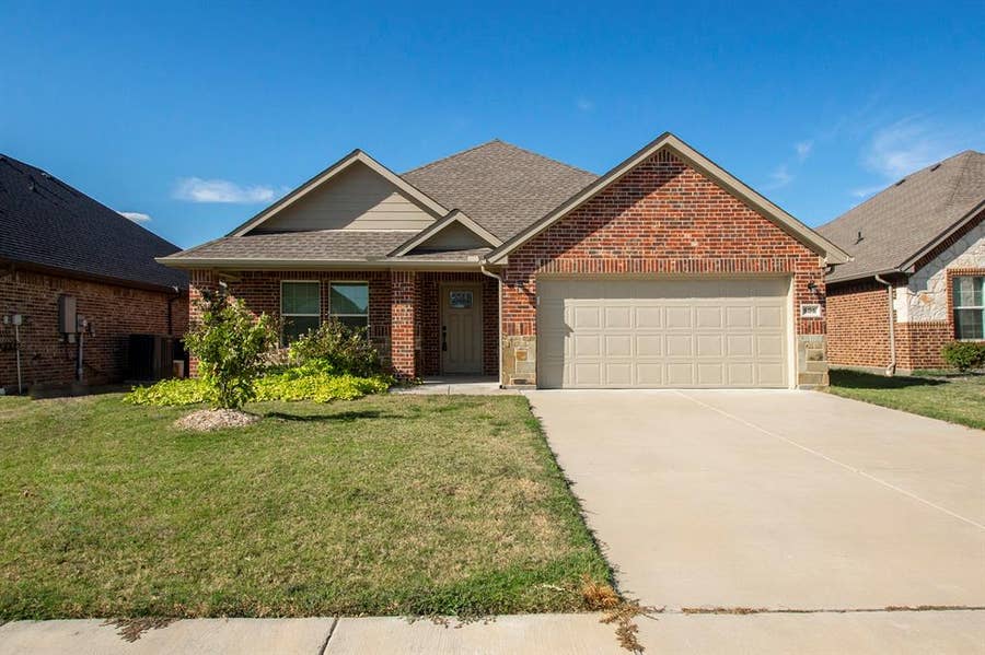 Property photo for 806 Ransom Way, Greenville, TX